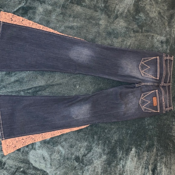 Wrangler bell bottoms - Picture 3 of 5